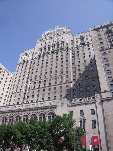 File:Fairmont Royal York Hotel.JPG