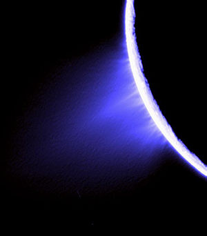 False color Cassini image of jets in the southern hemisphere of Enceladus.jpg