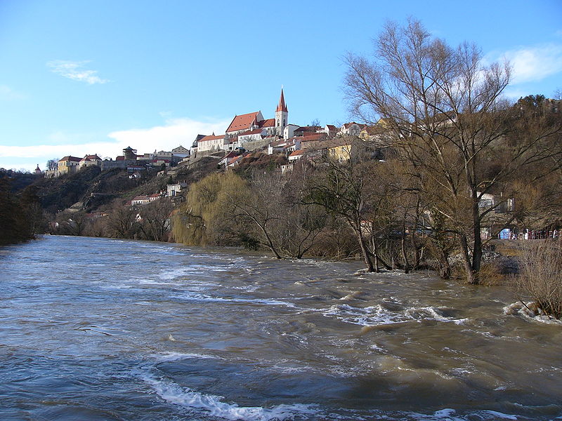 File:Flood in Znojmo (2006) 1.jpg