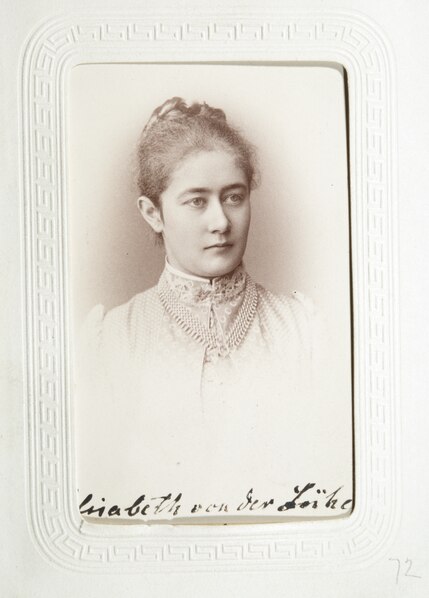 File:Fotografiporträtt på Elisabeth von der Lühe, 1884 - Hallwylska museet - 107650.tif