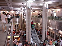 Station Jean Jaurès, station la plus fréquentée du réseau. Elle assure la correspondance entre les lignes A et B.