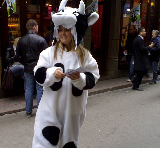 File:Freeconeday cowgirl.jpg