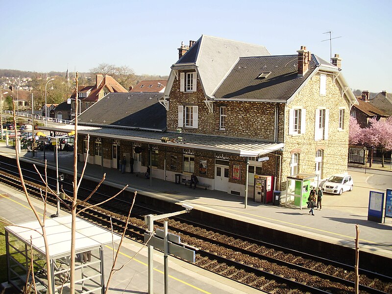 File:Gare de La Ferté-sous-Jouarre 01.jpg