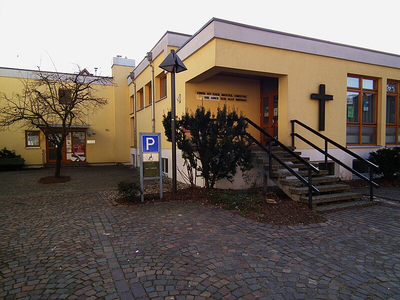 File:Gemeindehaus evangelisch Schriesheim Januar 2012.JPG