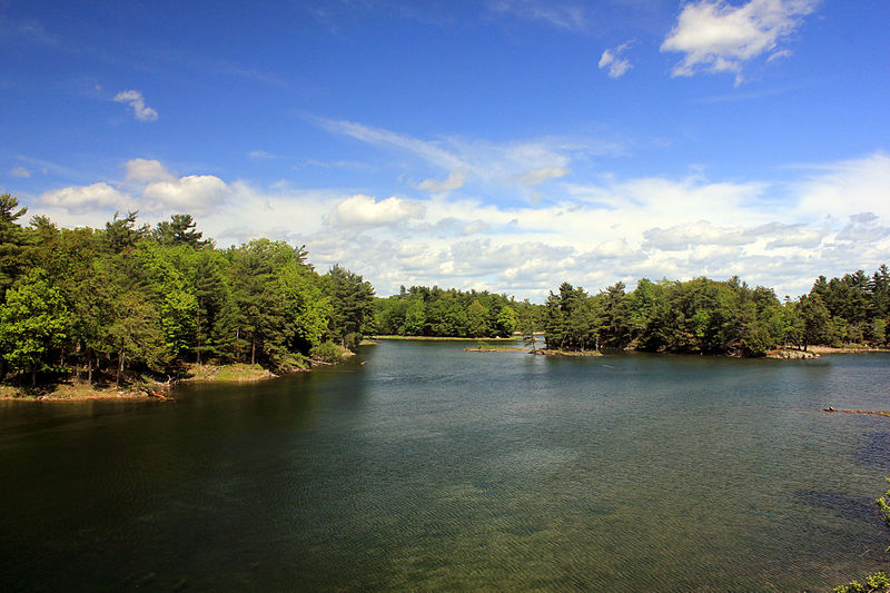 File:Gfp-canada-ontario-scenery-at-thousand-islands-bridge.jpg