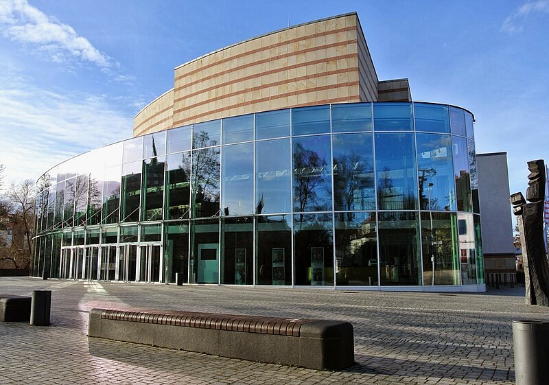 File:Glass facade building at Bamberg.jpg