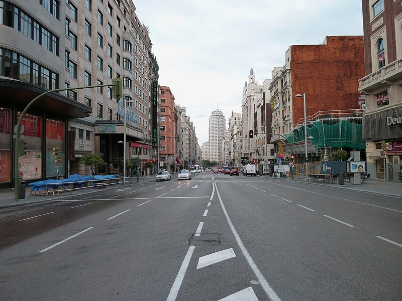 File:Gran Vía (Madrid) 56.jpg