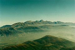 Il versante aquilano del Gran Sasso, margine est della conca aquilana da Monte Calvo (margine nord-ovest)