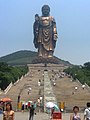 Velký Buddha v Ling Šan je bronzová socha Buddhy Gautamy, která se nachází v čínské provincii Ťiang-su a měří 88 m.