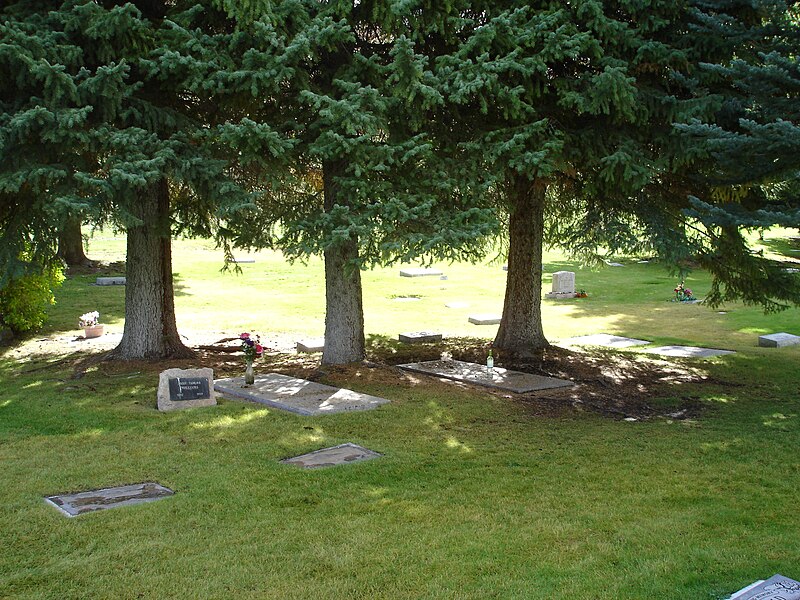 Fil:Grave markers of Ernest Hemingway & wife.JPG