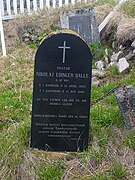 Grave on old graveyard in Nuuk (07) (Kenny McFly).jpg