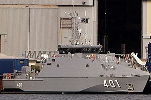 HMPNGS Ted Diro (P401) di Austal galangan kapal di Henderson, Barat Australia.jpg