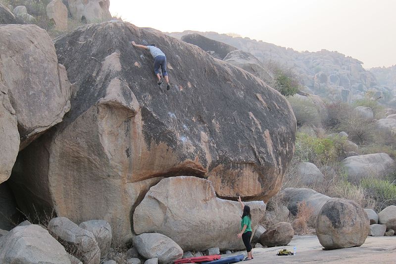 File:Hampi bouldering - 08.jpg