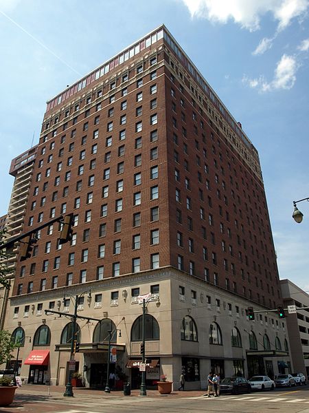 File:Hotel Claridge Memphis Apr 2017.jpg