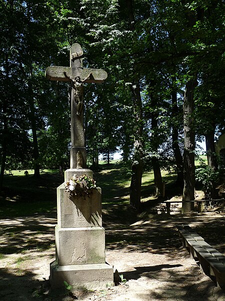 File:Hrdějovice - kříž.jpg