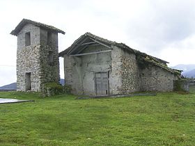 La hermosa Iglesia del pueblo Chiliquin antes de arreglar el techo en 2005.