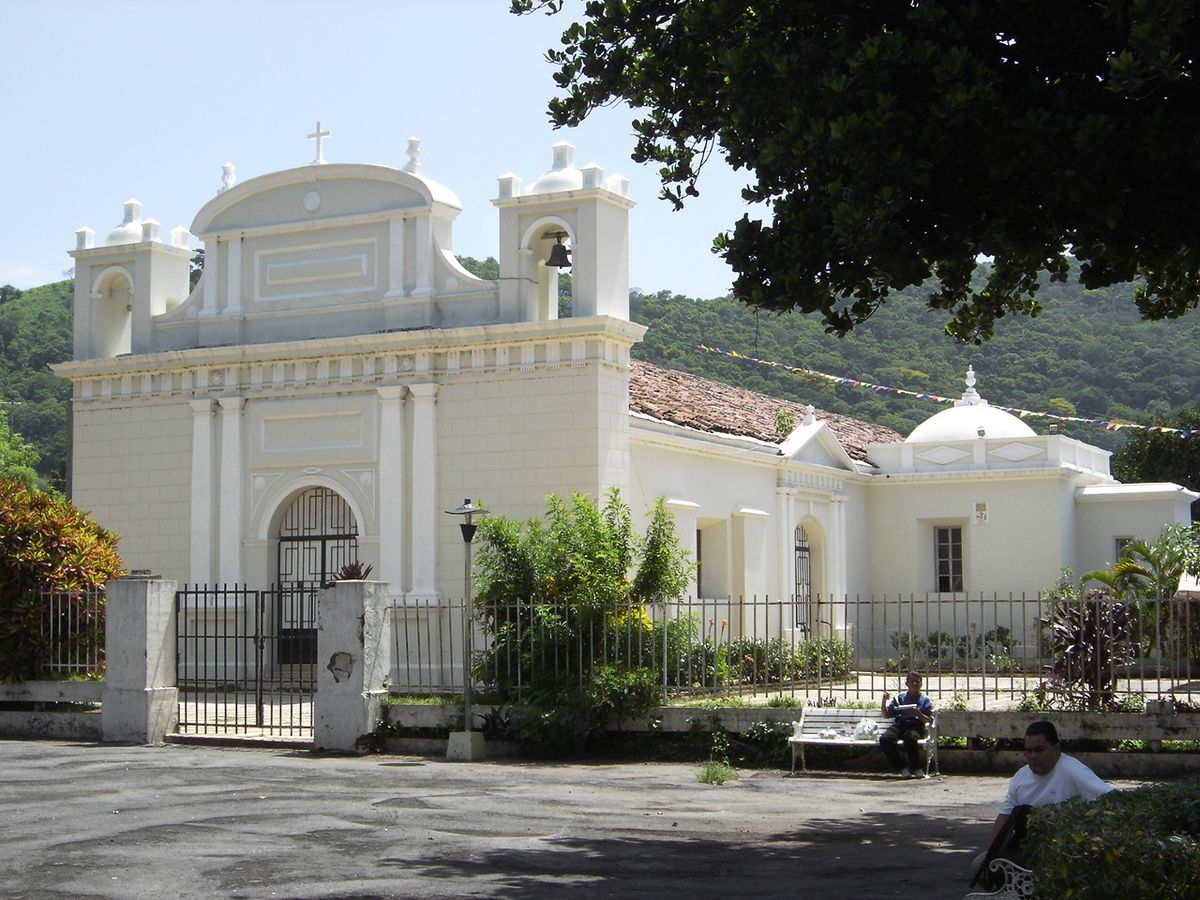 File:Iglesia de Santa Lucía Santa Ana El  - Wikimedia Commons
