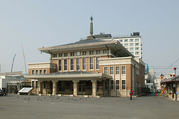 Old Nara Station building in March 2007