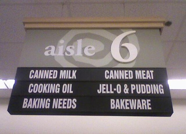 A 2009 sign in a supermarket using "Jell-O" generically, rather than "gelatin"