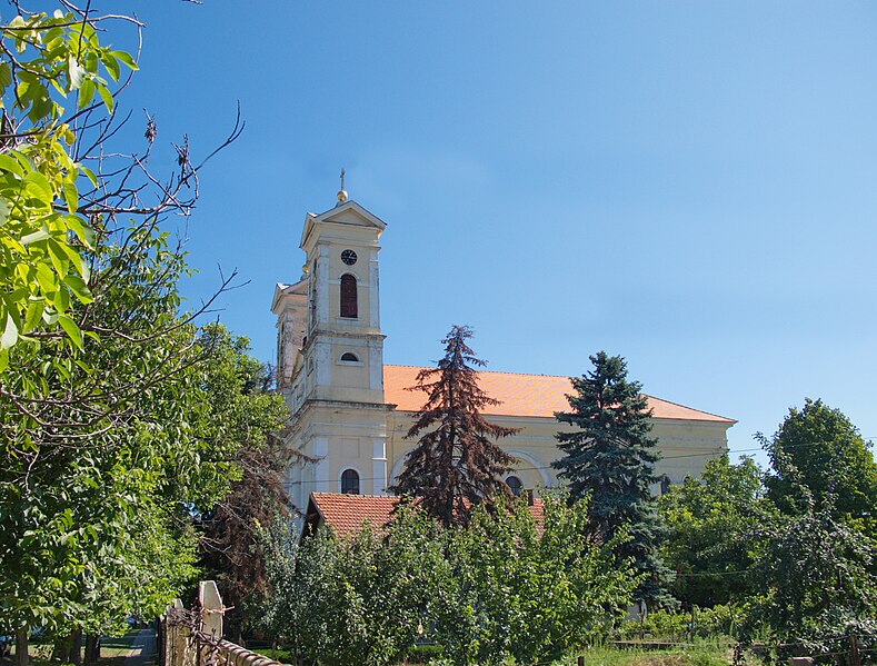 File:Katolička crkva svete Magdalene u Beodri - Novo Miloševo 07.JPG