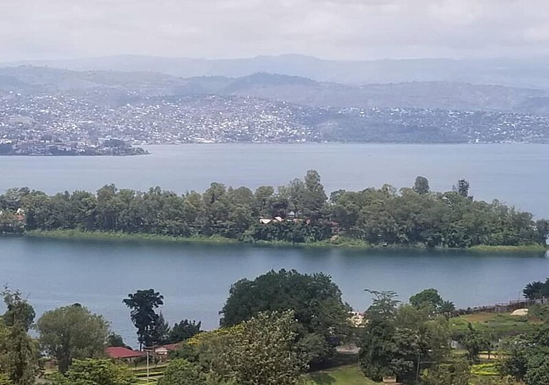 File:Lake Kivu in rwanda.jpg