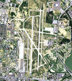 Laredo International Airport TX 2006 USGS.jpg