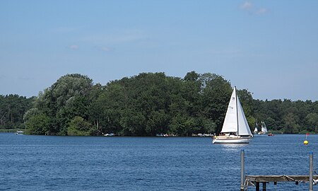 Lindwerder Tegeler See 01.jpg