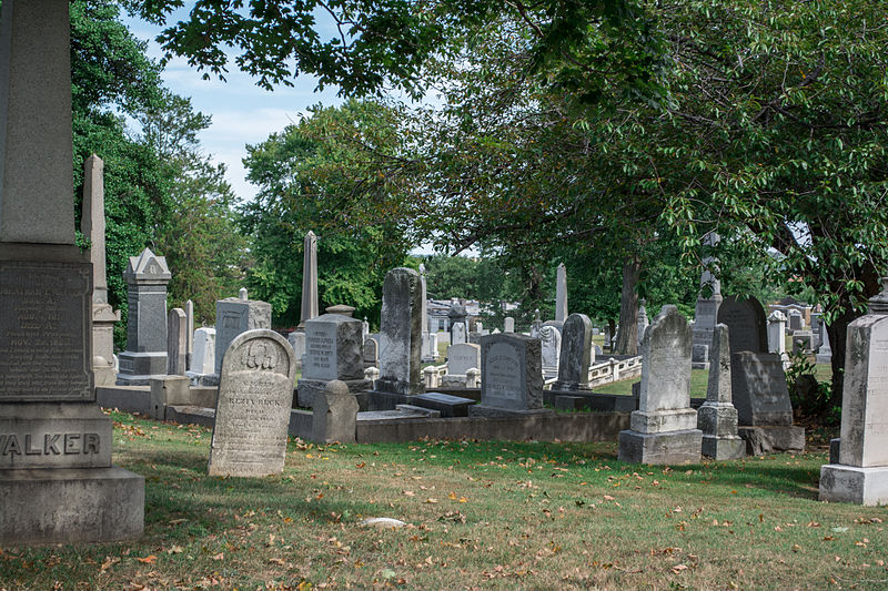 File:Looking NW across section D 03 - Glenwood Cemetery - 2014-09-14.jpg