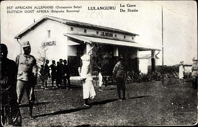 Lulanguru - Bahnhof während der belgischen Besetzung im Ersten Weltkrieg. Postkartenmotiv, ca. 1919