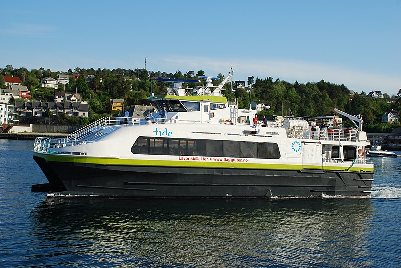 File:MS Tidebris i Flaggruten. Ved Leirvik. Foto Harald Sætre..JPG