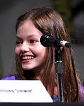 Gambar mini seharga Mackenzie Foy