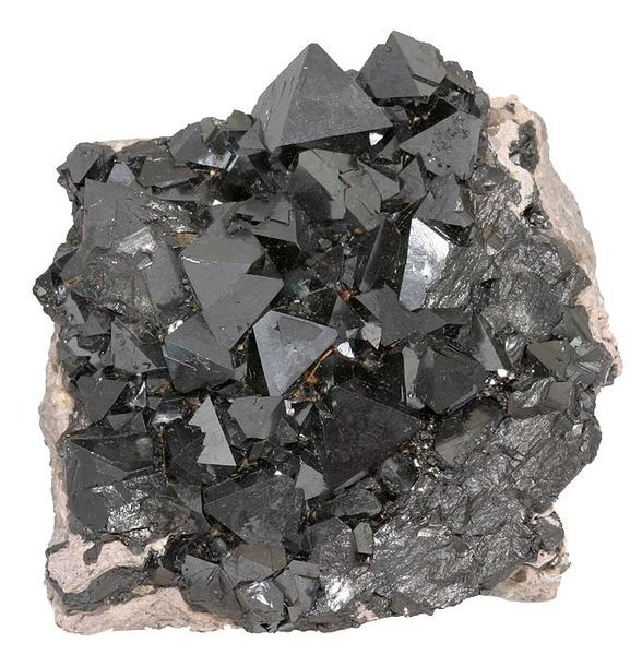 File:Magnetite-118736.jpg