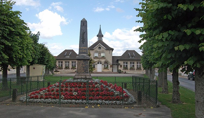 File:Mairie école monument aux morts Prunay 8522.jpg