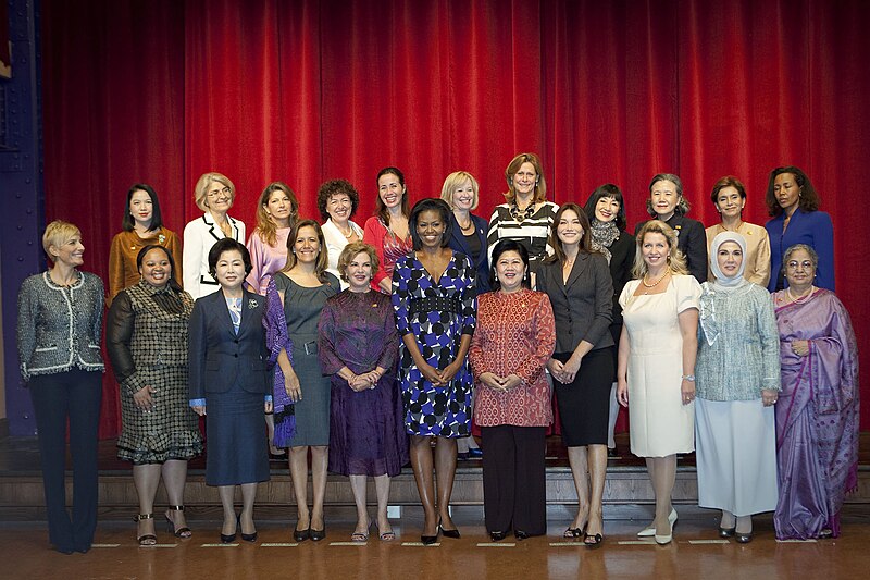 File:Michelle Obama and the spouses of the G20 leaders.jpg