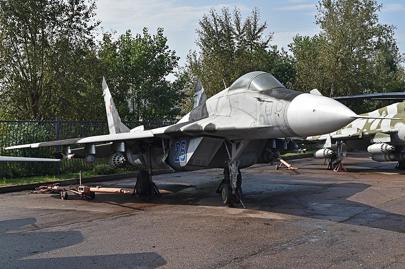 File:Mikoyan-Gurevich MiG-29 (9.13) ’26 blue’ (38608198641).jpg