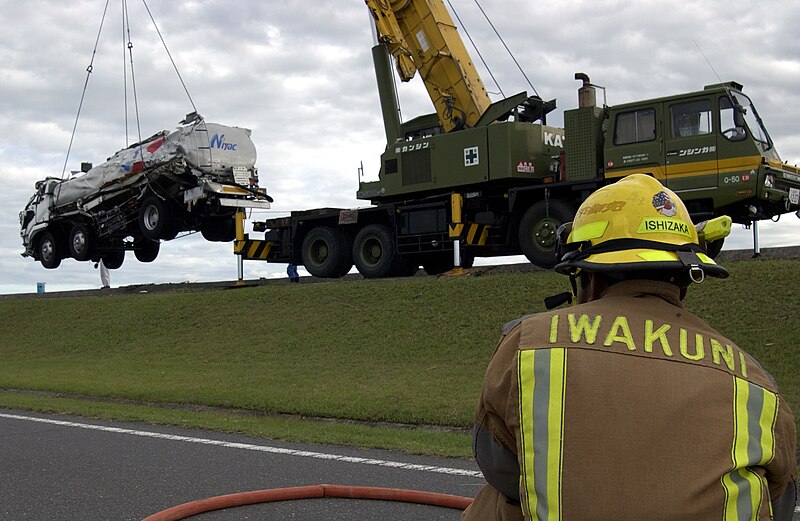 File:Mobile telescopic crane of the JSDF salvaging a fuel tanker.jpg