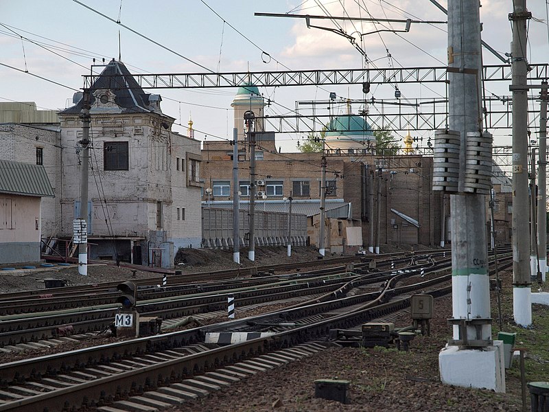 File:Moscow, Gamsonovsky 5 rails May 2009 04.JPG