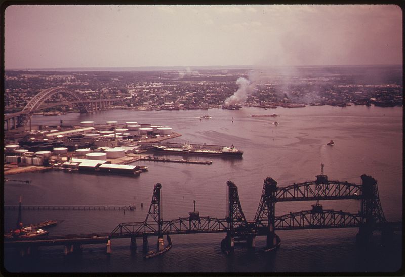 File:NEWARK BAY, NEW JERSEY. LANDS ADJACENT TO THE BIGHT, RIVERS FLOWING INTO IT, AND BAYS AND ESTUARIES EDGING IT HAVE... - NARA - 555764.jpg