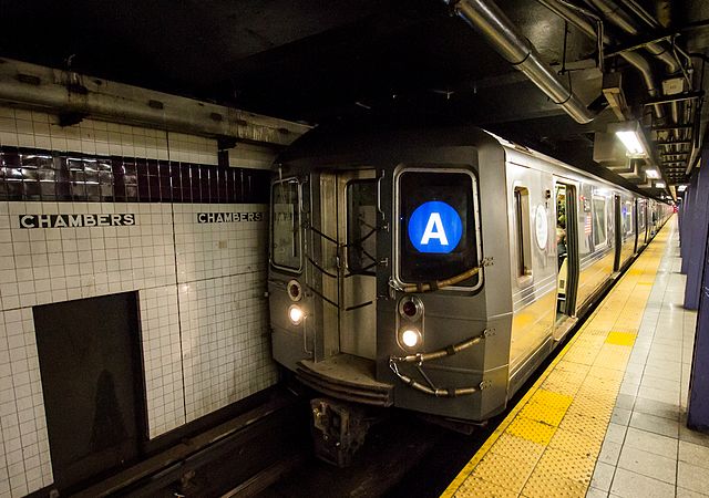 An A train of R68As at Chambers Street