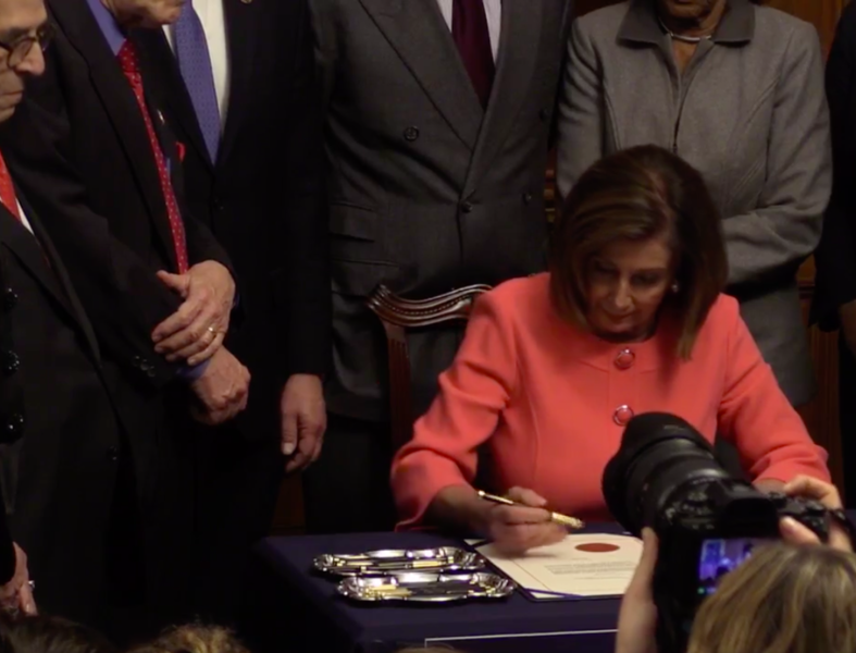 File:Nancy Pelosi signs the articles of the first impeachment of Donald Trump 63.png