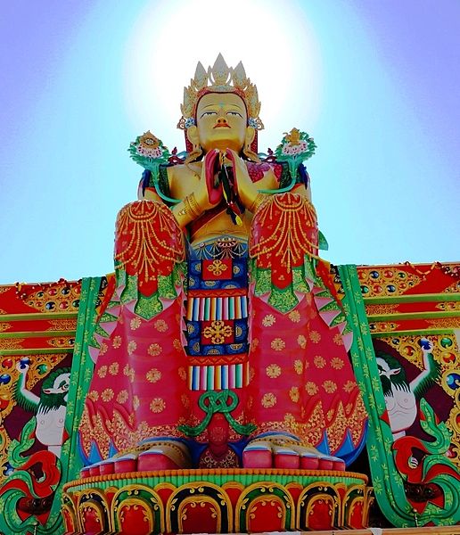 File:Natural halo on giant statue of Maitreya in Nubra 01.jpg