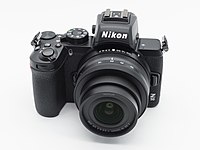 Nikon Z 50 egy NIKKOR Z DX 16-50mm f/3.5-6.3 VR objektívvel