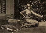 Thumbnail for File:Norma Talmadge - Sep 1922 Shadowland.jpg