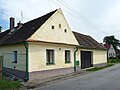 English: House No 18 in the village of Nová Ves, České Budějovice District, Czech Republic. Čeština: Dům č.p. 18 ve stylu selského baroka v obci Nová Ves, okres Českých Budějovice.