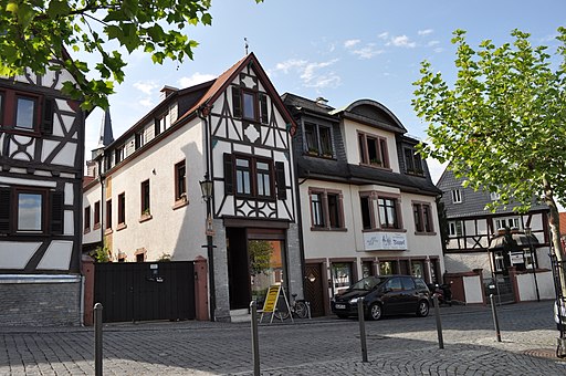 Oberursel, Marktplatz 12