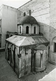 Il Mausoleo di Boemondo d'Altavilla in una fotografia di Paolo Monti. Fondo Paolo Monti, BEIC.