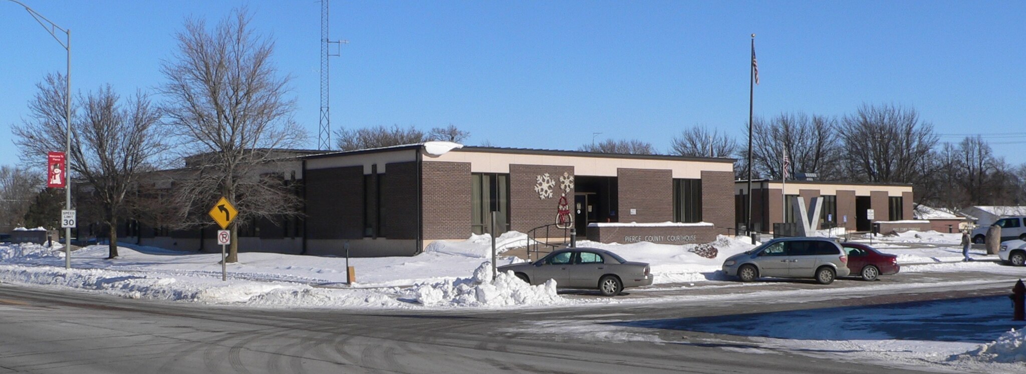 Pierce County Courthouse (Nebraska) from SW