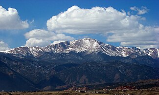 Fjallatindur Pikes Peak, 4.302 metrar høgur.