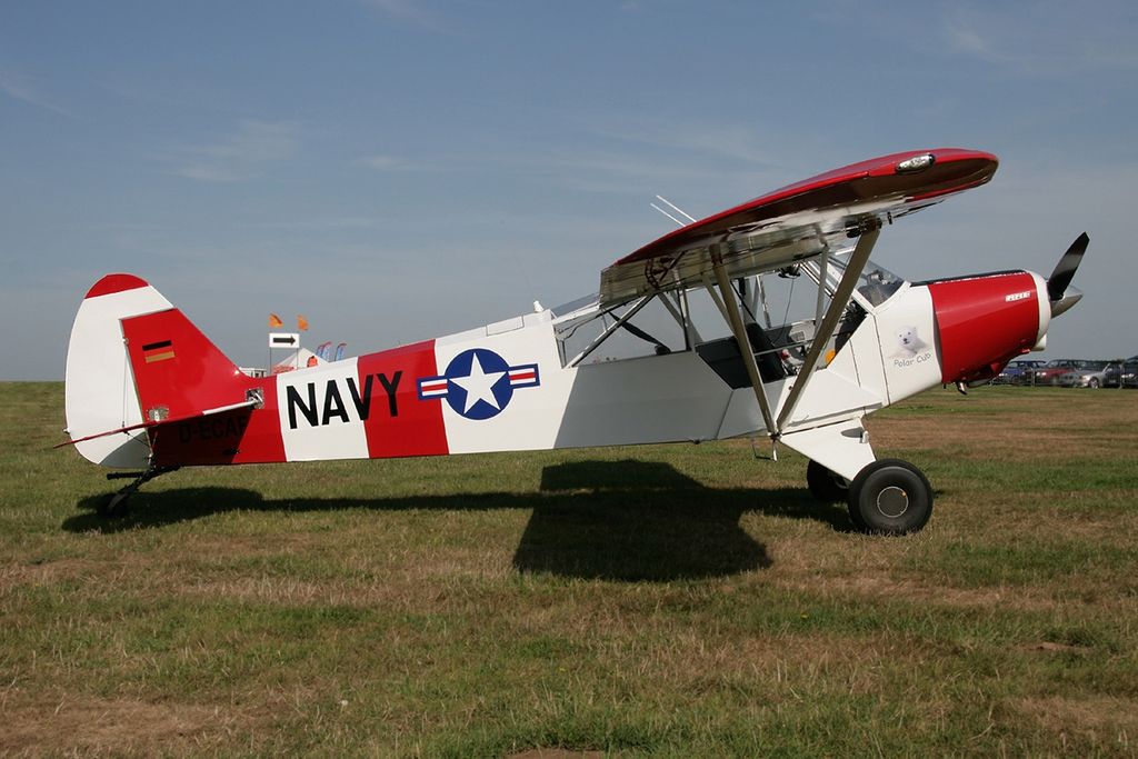 File:G-AMEN Piper L-18C Super Cub (9686604044).jpg - Wikimedia Commons