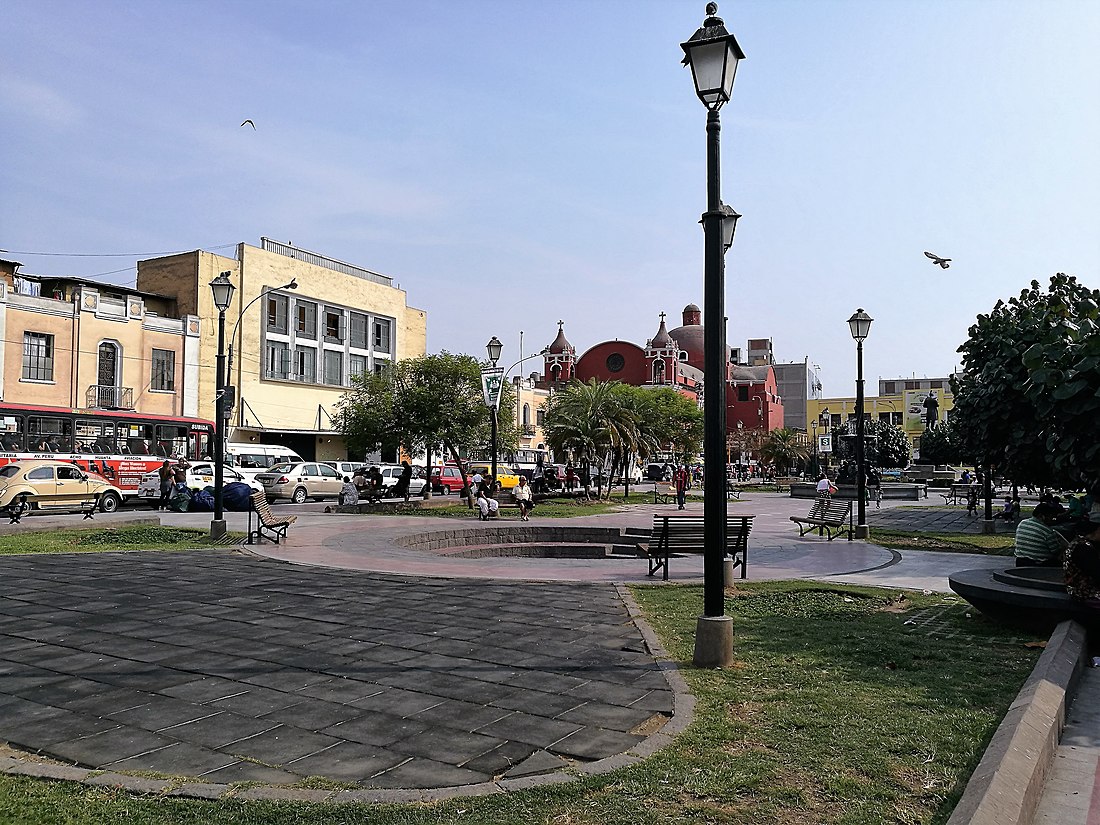 Plaza Italia, Lima